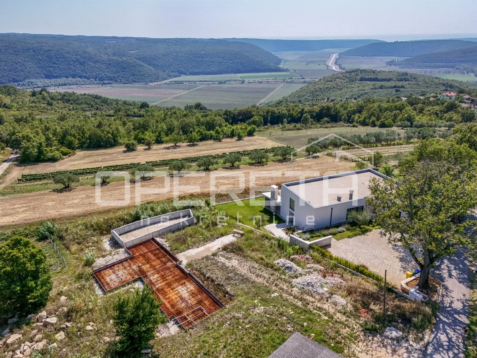 istra, krasica - građevinsko zemljište s projektom i dozvolom s pogledom na more - slika 2