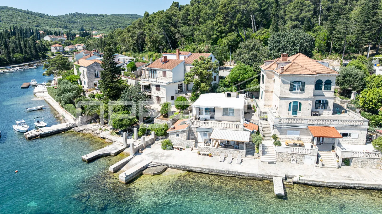 dvije jedinice prvi red do mora, terasa i vrt, korčula - slika 2