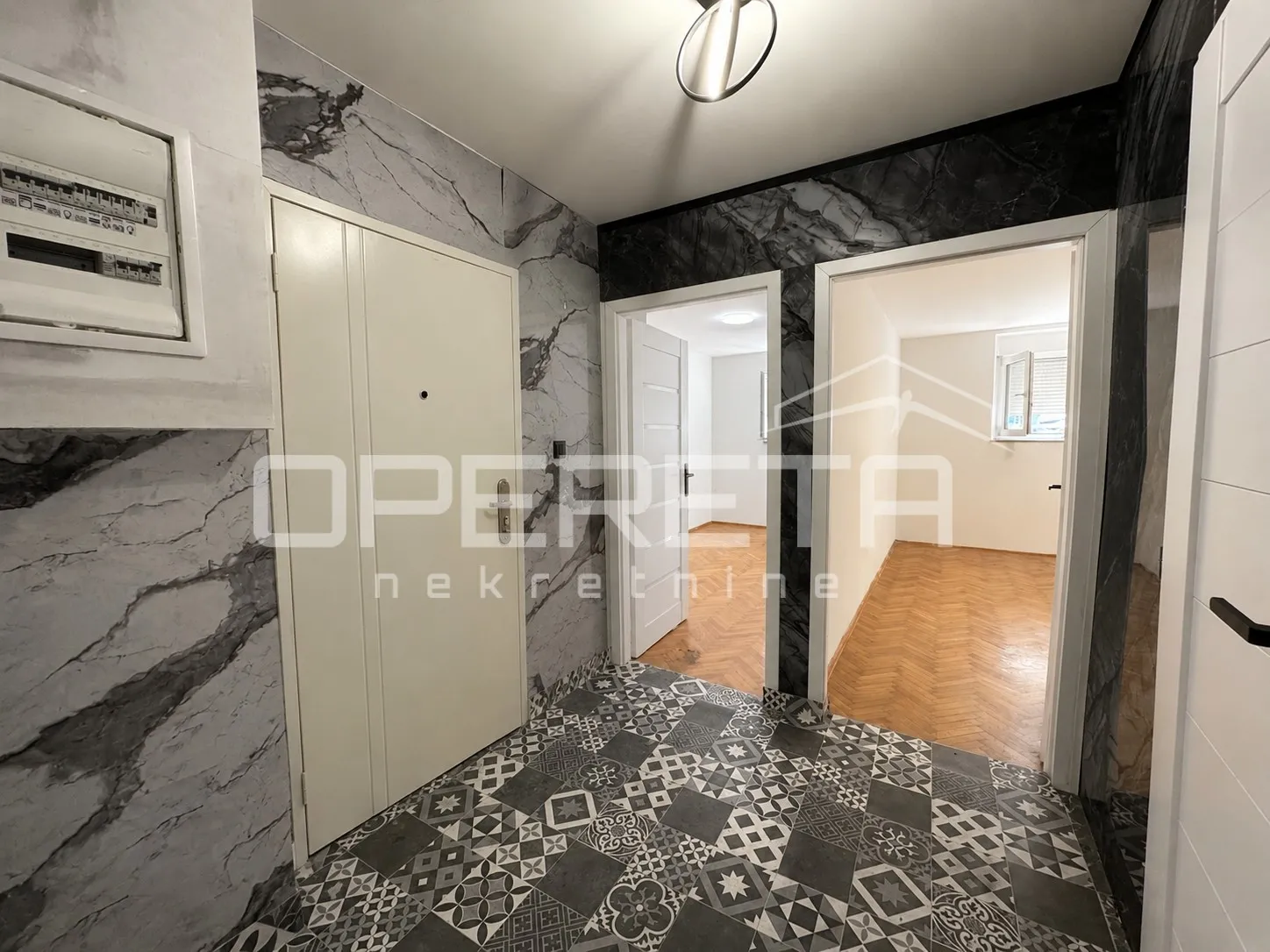stan 44 m² , dobri – mirno, mogućnost poslovne namjene ili stanovanja - slika 5
