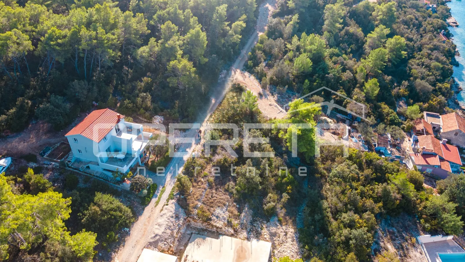 građevinsko zemljište 340 m2 sa pogledom na more, tri porte, korčula - slika 9