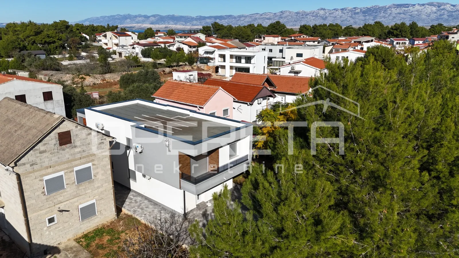 vir – samostojeća kuća s četiri moderno uređena apartmana, 170 m² - slika 5