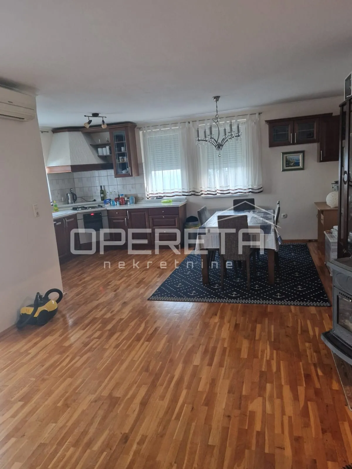 lovran – stan s pogledom na more, okućnicom, roštiljem i parkirnim mjestom u mir - slika 9