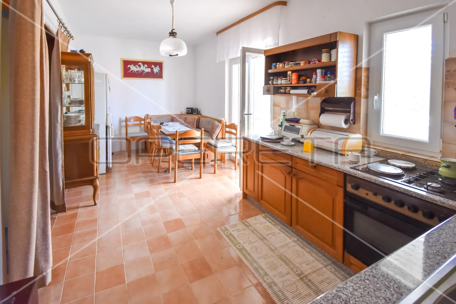 kamena apartmanska kuća s prekrasnim pogledom na more i maslinikom, splitska oto - slika 16
