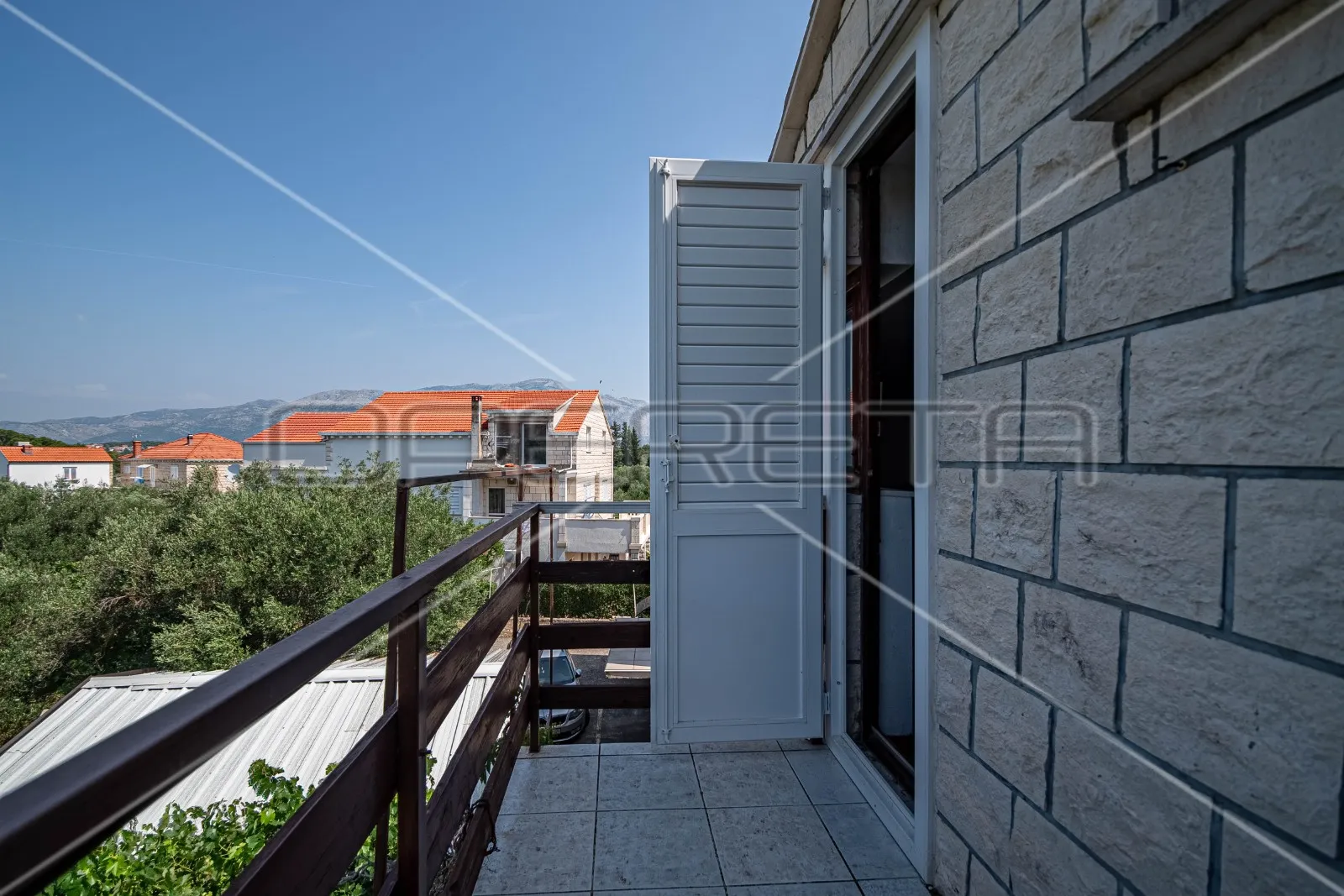 kuća sa 7 apartmana, 250 m do mora, lumbarda - slika 29