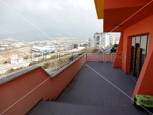 poslovno stambeni objekt u splitu, površine 710m2 - slika 3