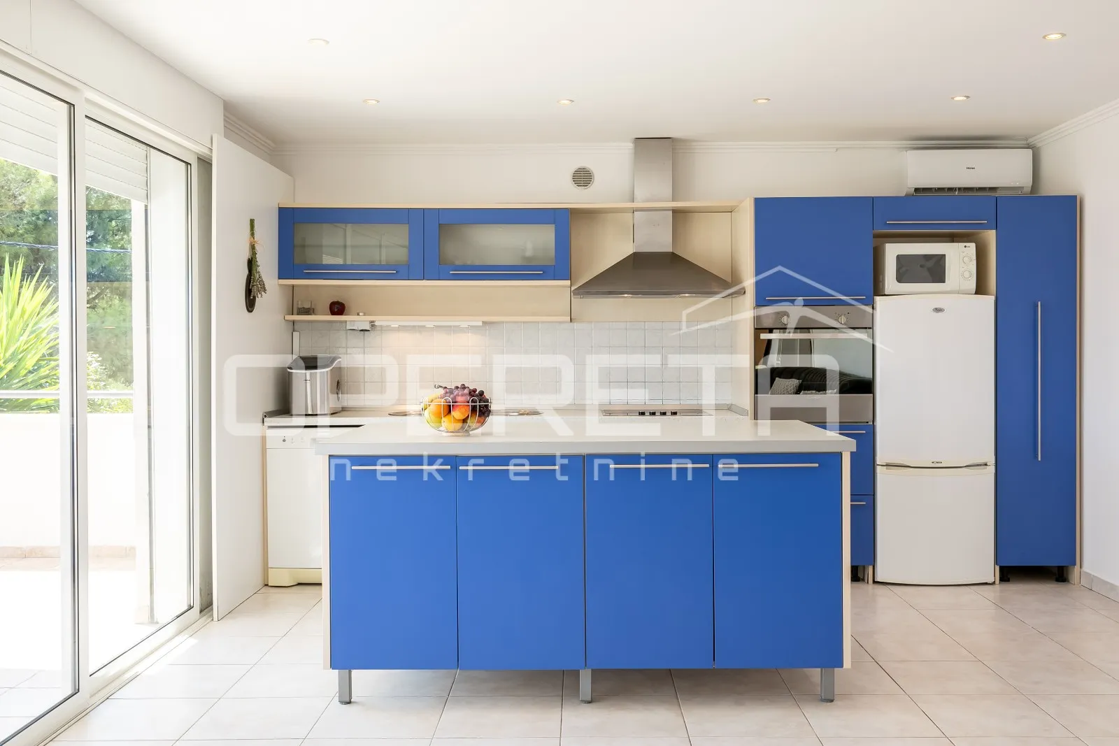 luksuzna kuća s 3 apartmana i pogledom na more - slika 5