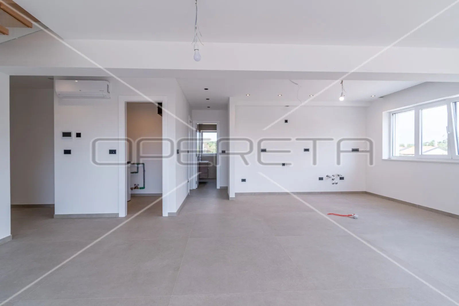 stan s pogledom na rovinj i more s krovnom terasom - slika 11