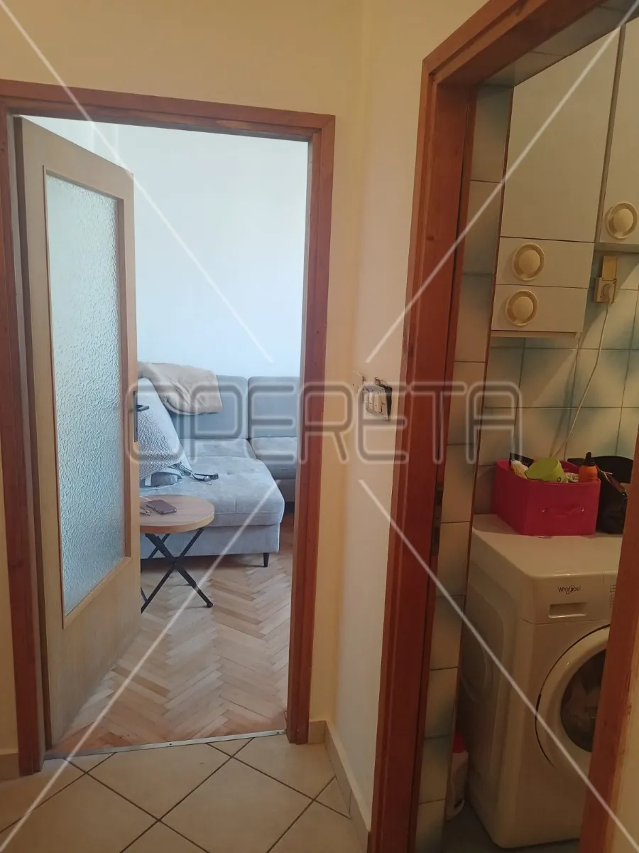 stan 104m2 4soban, pula centar - slika 10