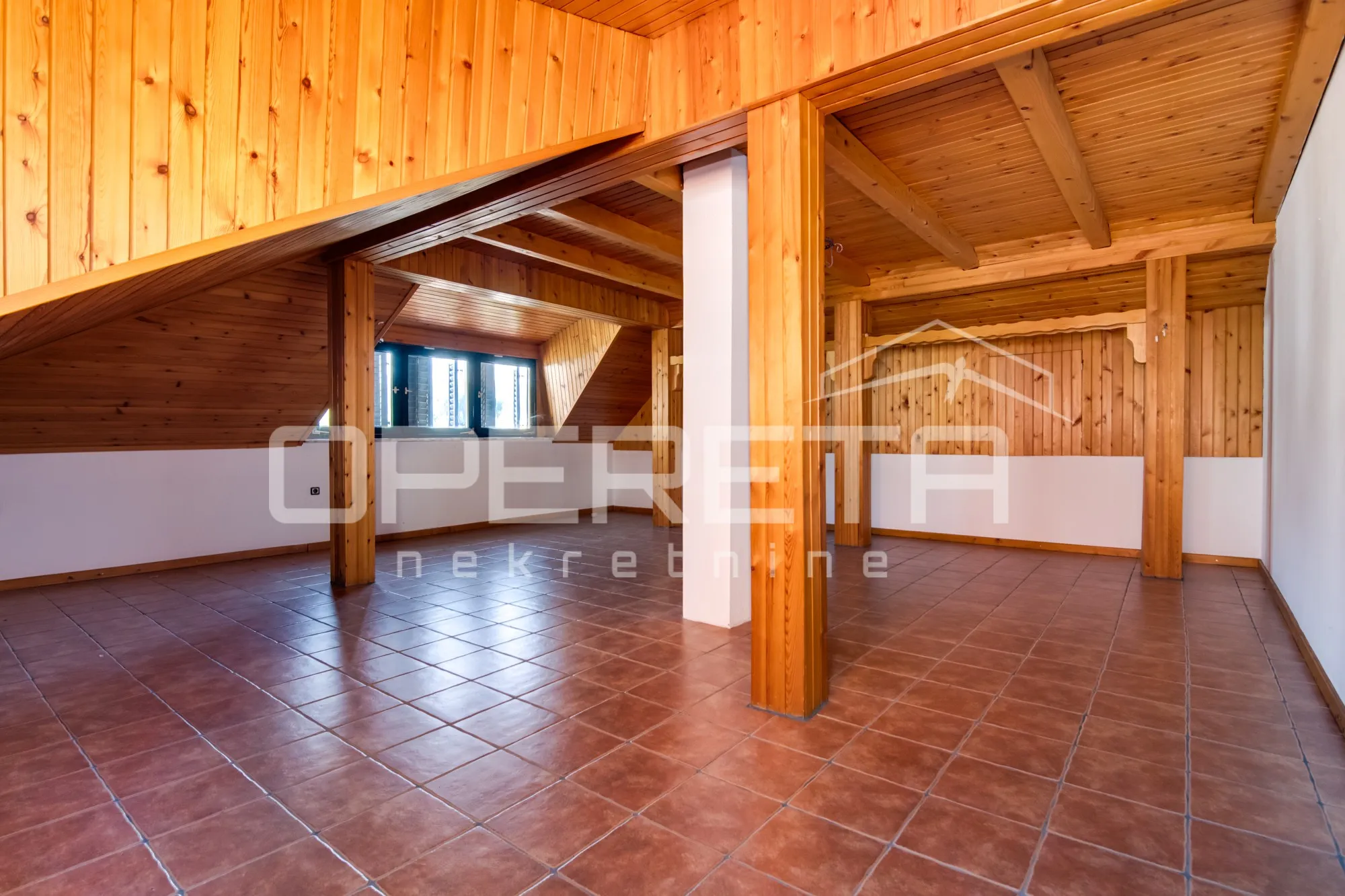 prodajemo prostranu obiteljsku kuću na parceli od 2.265m2 u gajnicama, zagreb, i - slika 42