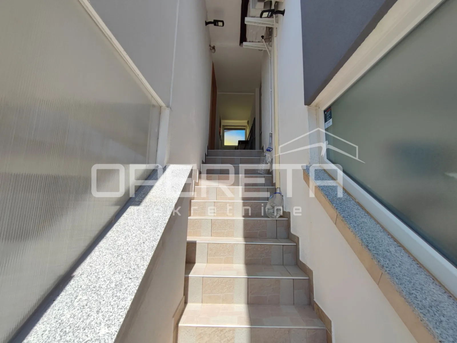 apartmanska kuća s četiri stambene jedinice, 190 m², vir - slika 27