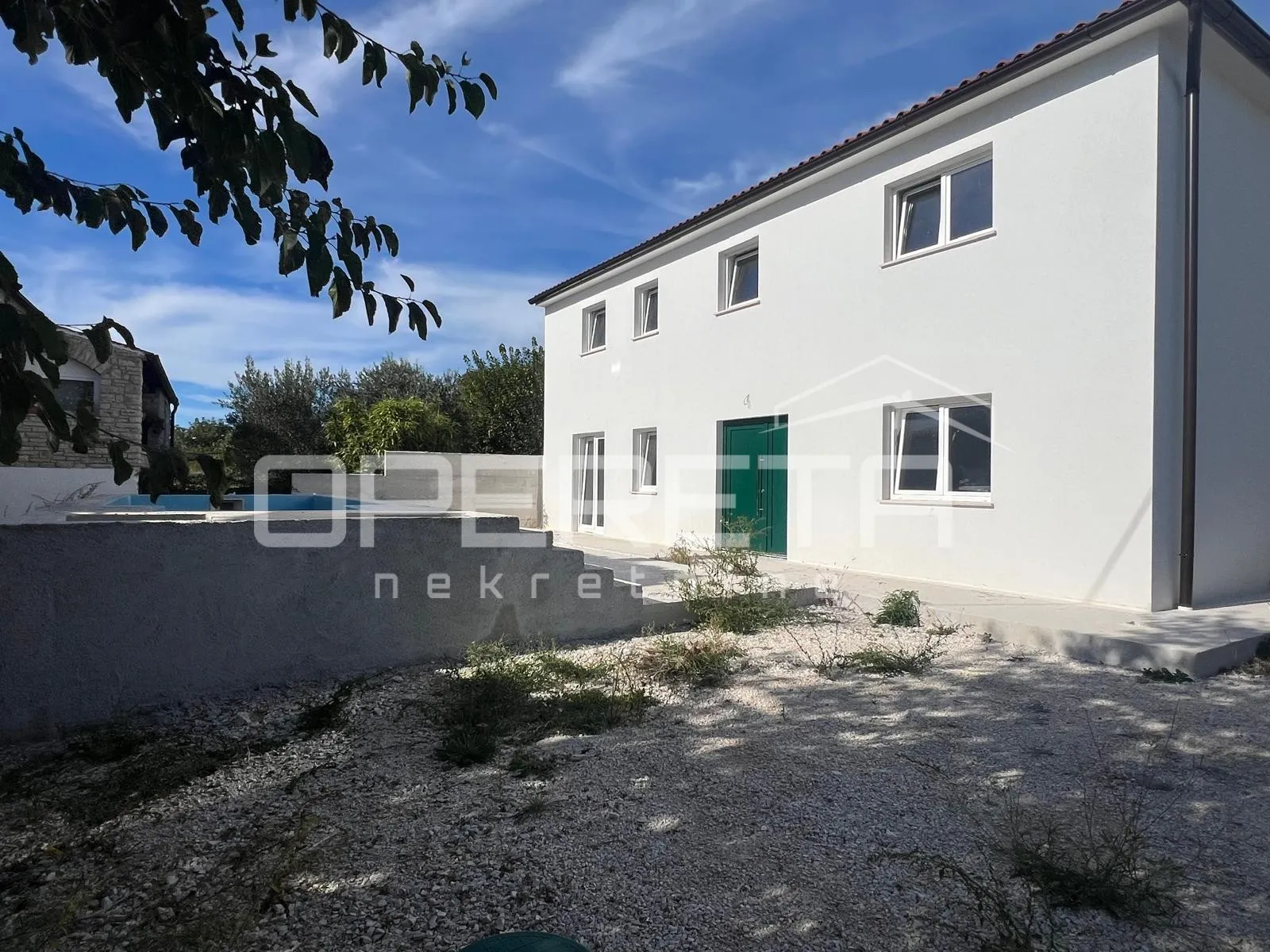 Istra, Kanfanar, kuća sa bazenom, ključ u ruke, mirna lokacija