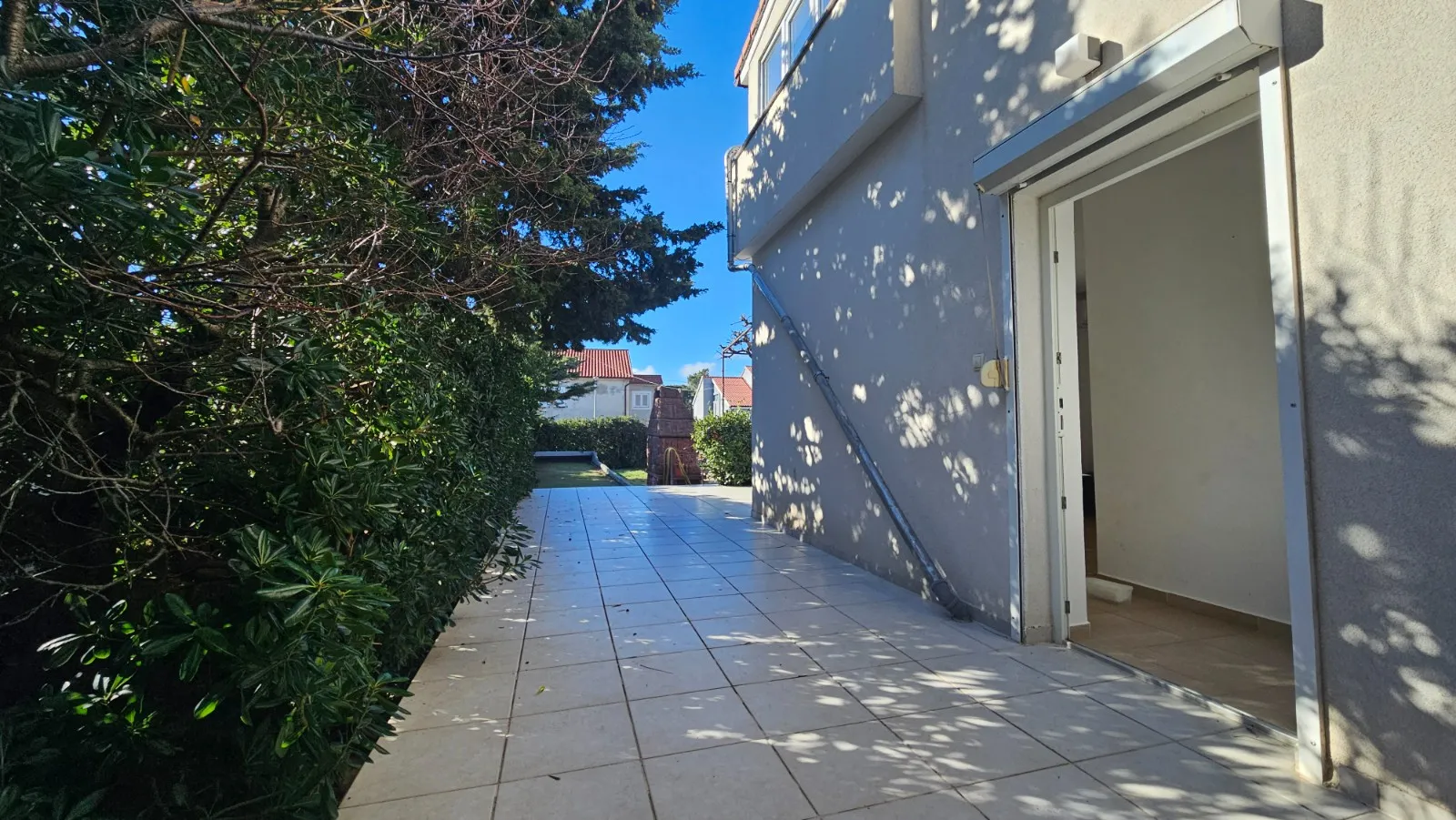 novalja – trosobni apartman 80 m² u prizemlju s terasom, 500 m od mora - slika 12