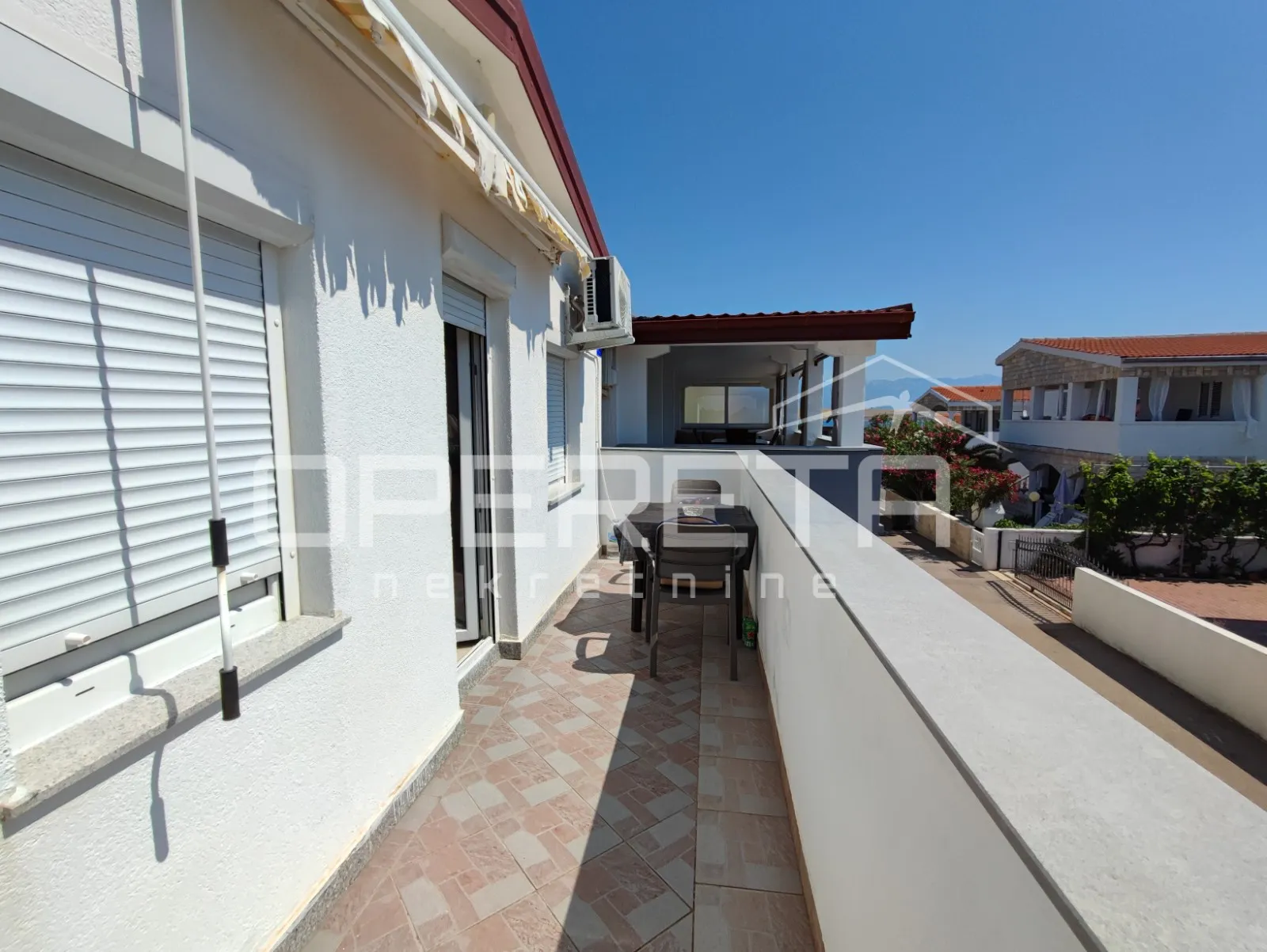 apartmanska kuća s četiri stambene jedinice, 190 m², vir - slika 44
