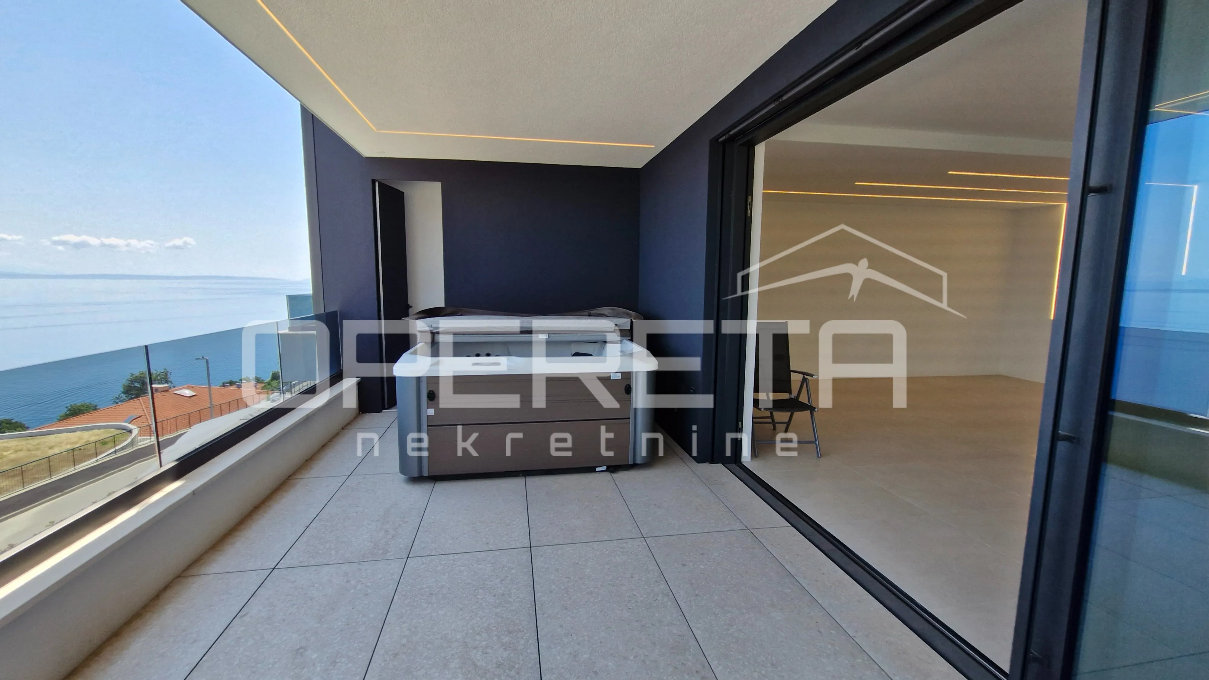 opatija - luksuzan stan s panoramskim pogledom na more i privatnim jacuzzijem - slika 4