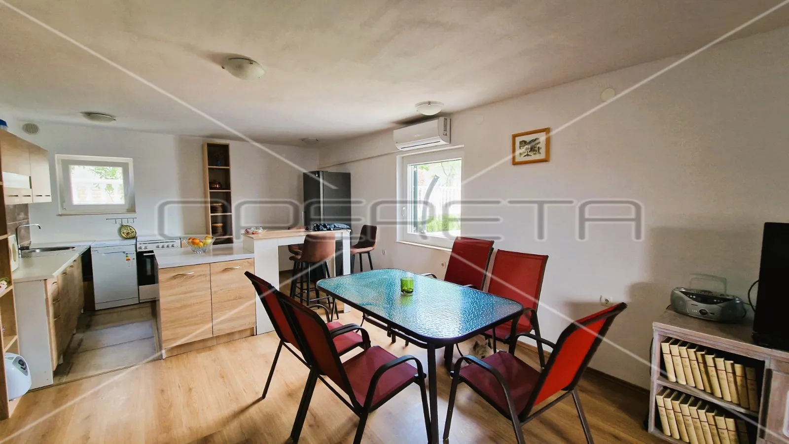 kuća s 2 stana, garaža, pogled, 300 m od mora, kruševo, 233 m2, - slika 2