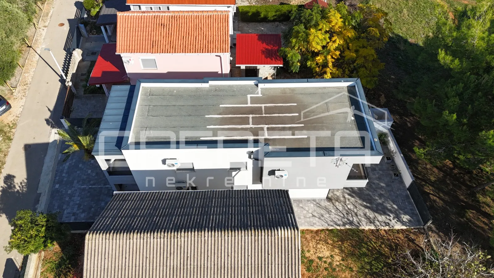 vir – samostojeća kuća s četiri moderno uređena apartmana, 170 m² - slika 4