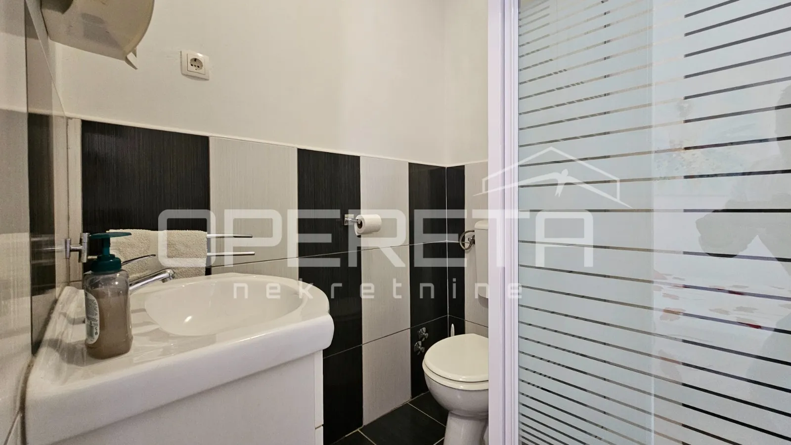 zadar, arbanasi – kuća s bazenom i 6 studio apartmana - slika 7