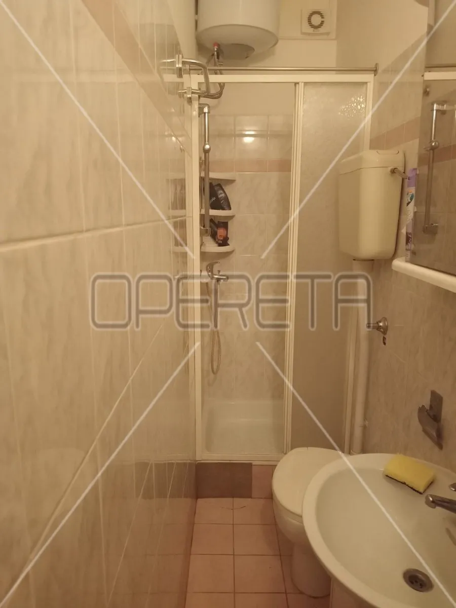 stan 104m2 4soban, pula centar - slika 6
