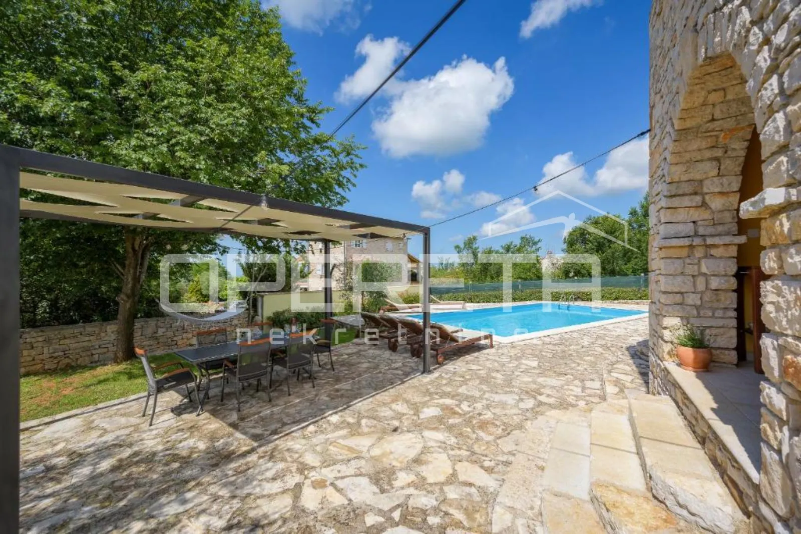 istra, sveti lovreč - kamena kuća s bazenom - slika 15