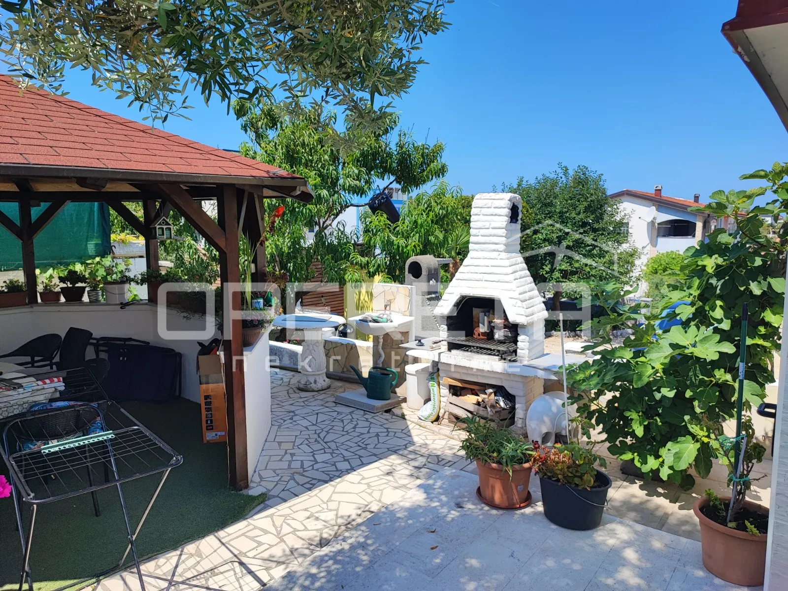 apartmanska kuća s četiri stambene jedinice, 190 m², vir - slika 4