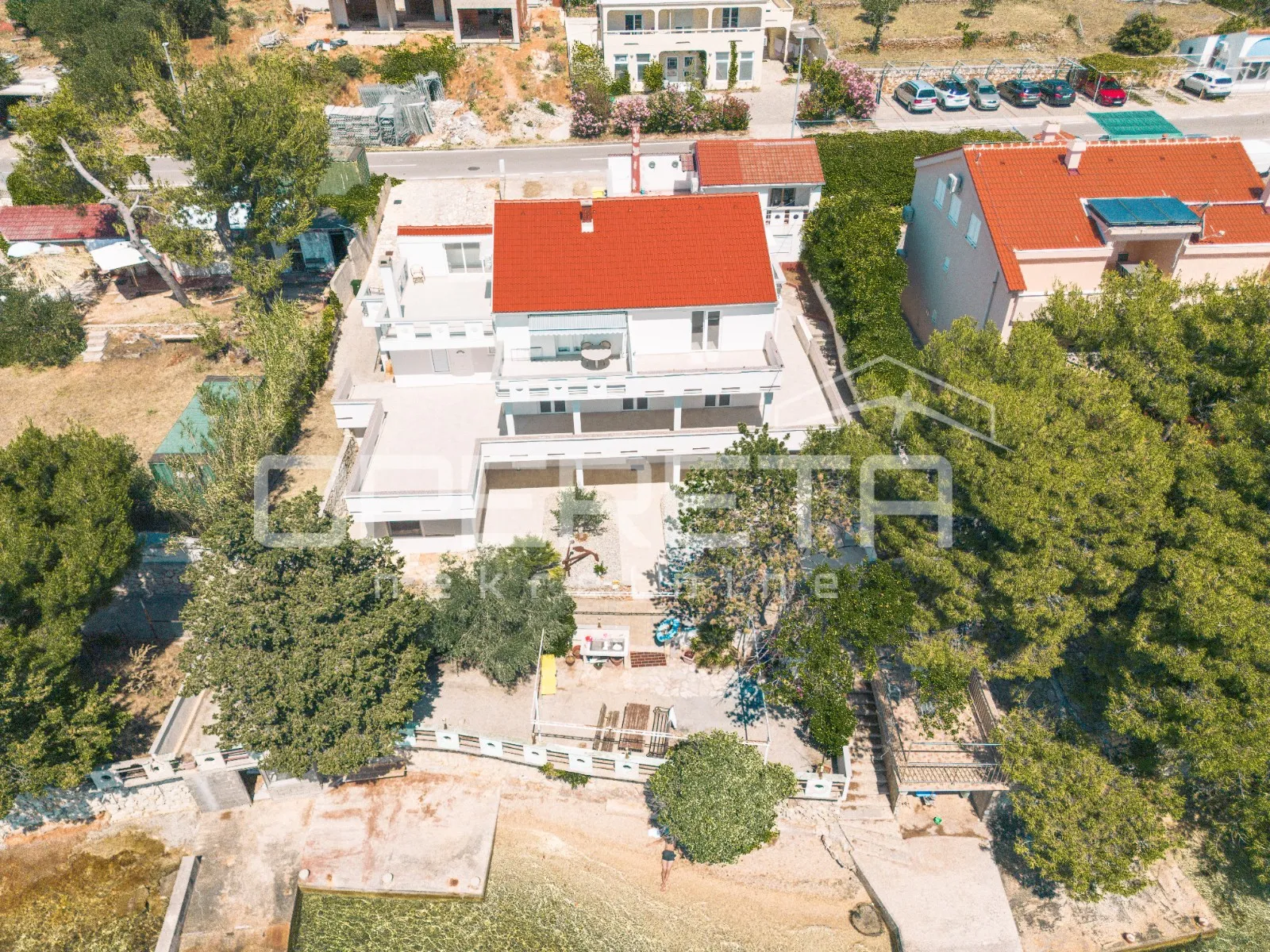 stara novalja - 6 etažiranih apartmana prvi red do mora - slika 33