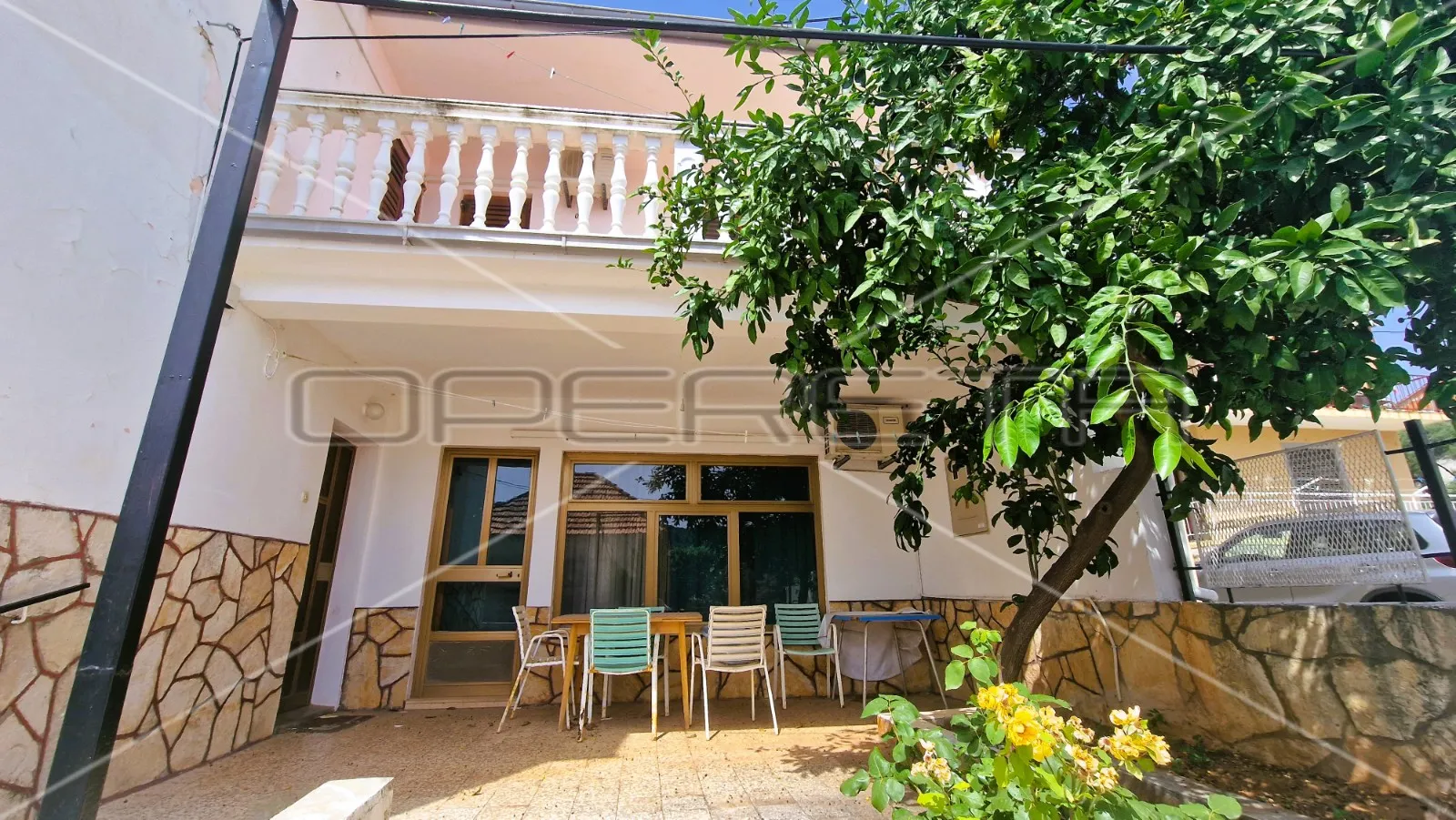 kuća s 4 apartmana, pogled na more, garaža, dvorište, tisno, 290 m2 - slika 4