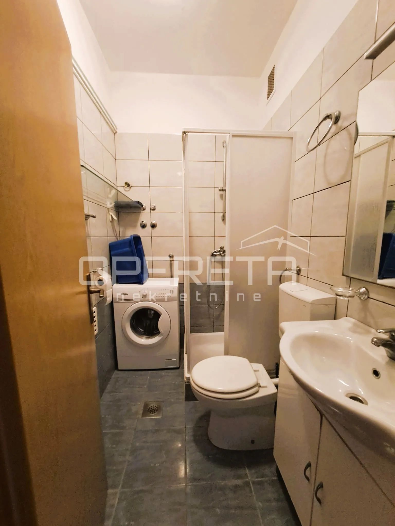 top investicija u dalmaciji: 4 apartmana + dvorište + projekt – 50 m od mora - slika 21