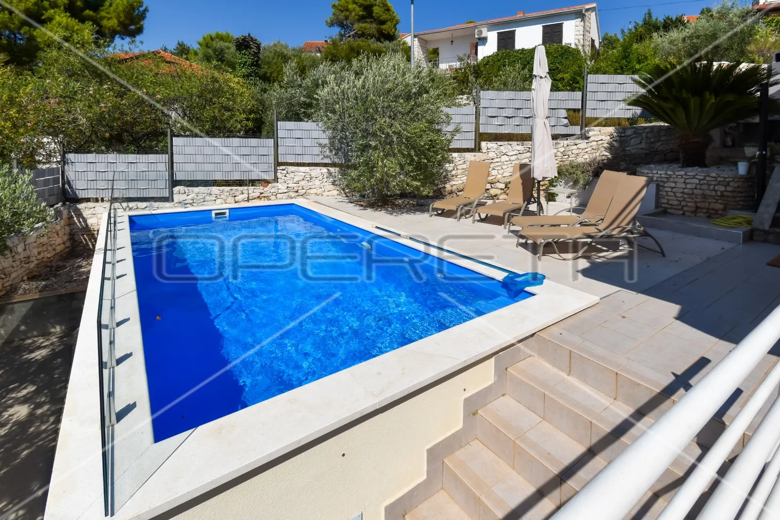 kuća na atraktivnoj lokaciji s pogledmo na more, splitska, otok brač - slika 9