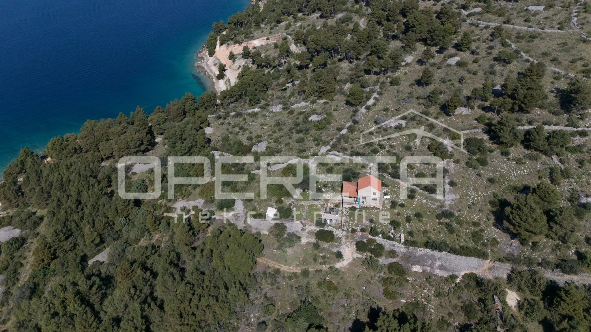 kuća uz more s panoramskim pogledom i terasom – milna, otok brač - slika 16