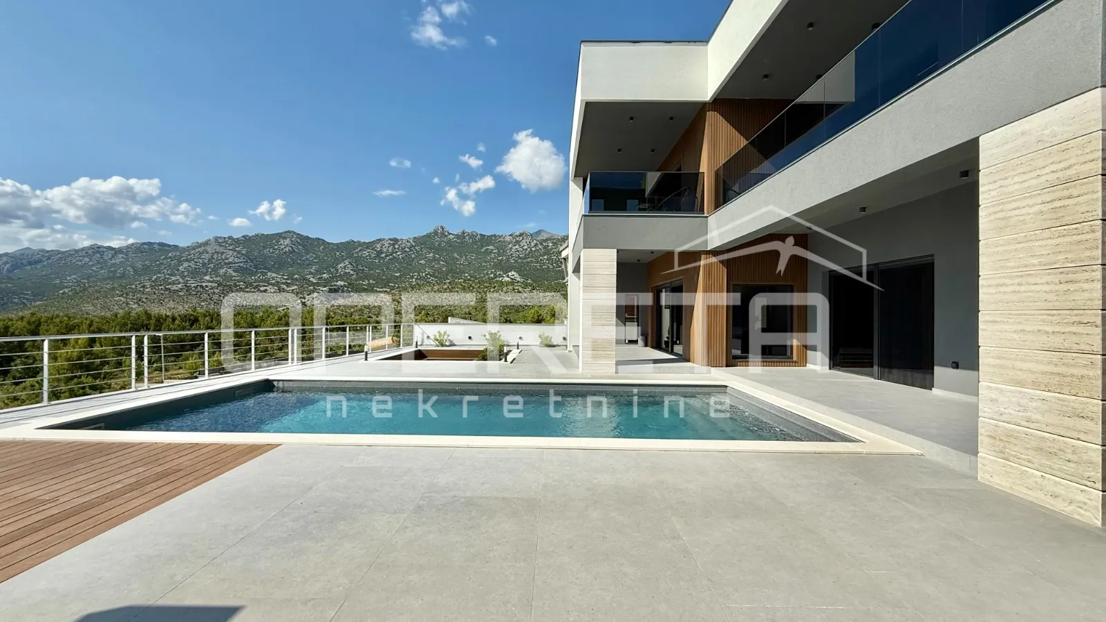 Vila s panoramskim pogledom na more i Velebit, 275m2 - Jasenice
