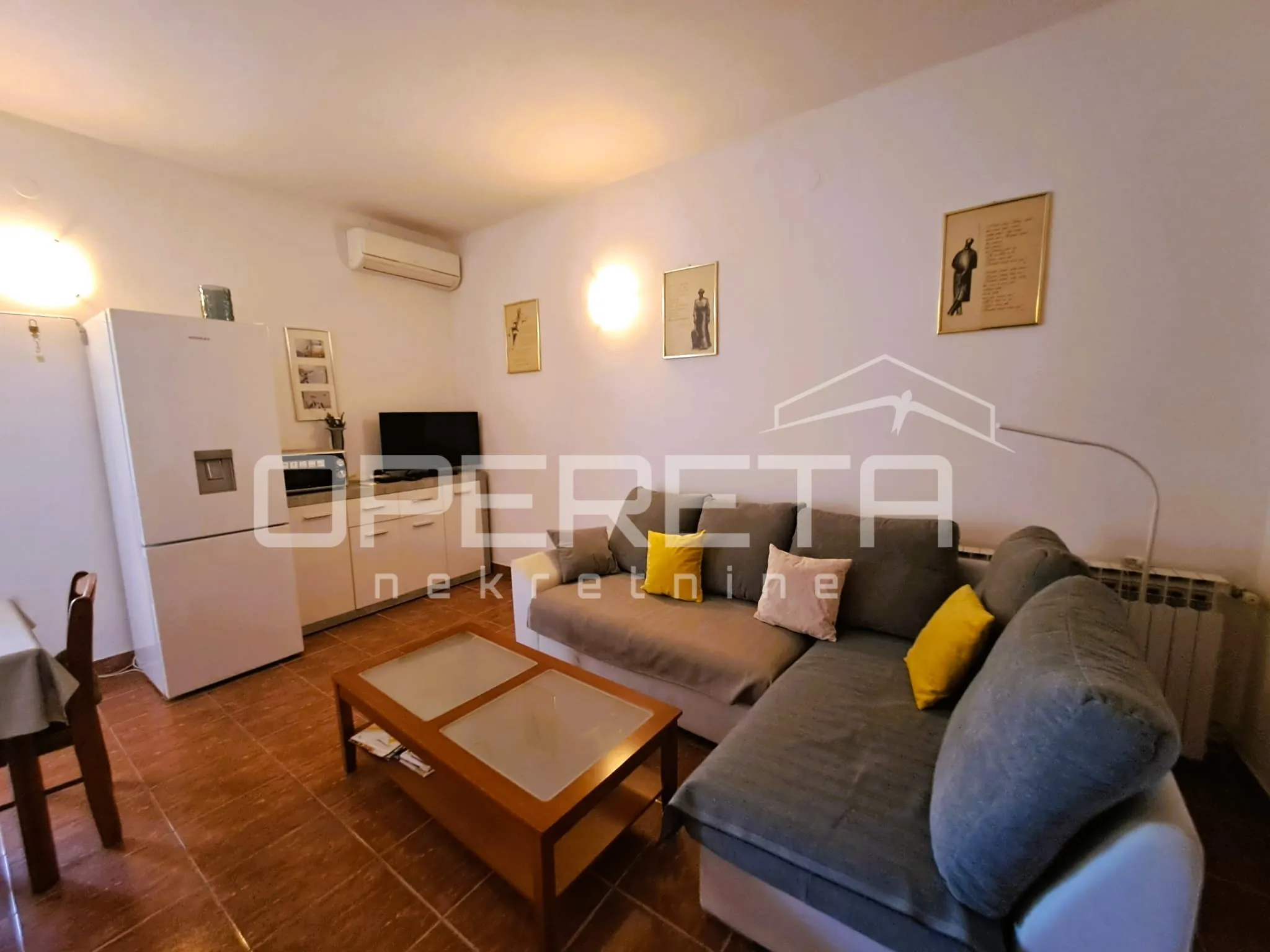 top investicija u dalmaciji: 4 apartmana + dvorište + projekt – 50 m od mora - slika 12