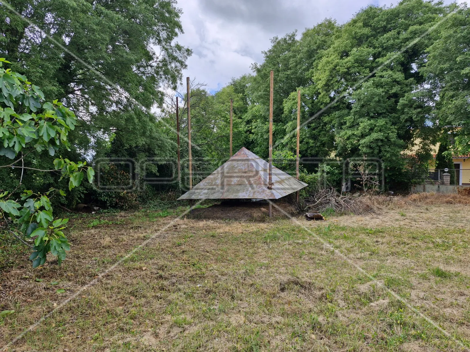 kuca za adaptaciju sa puno potencijala, okolica barbana. - slika 10