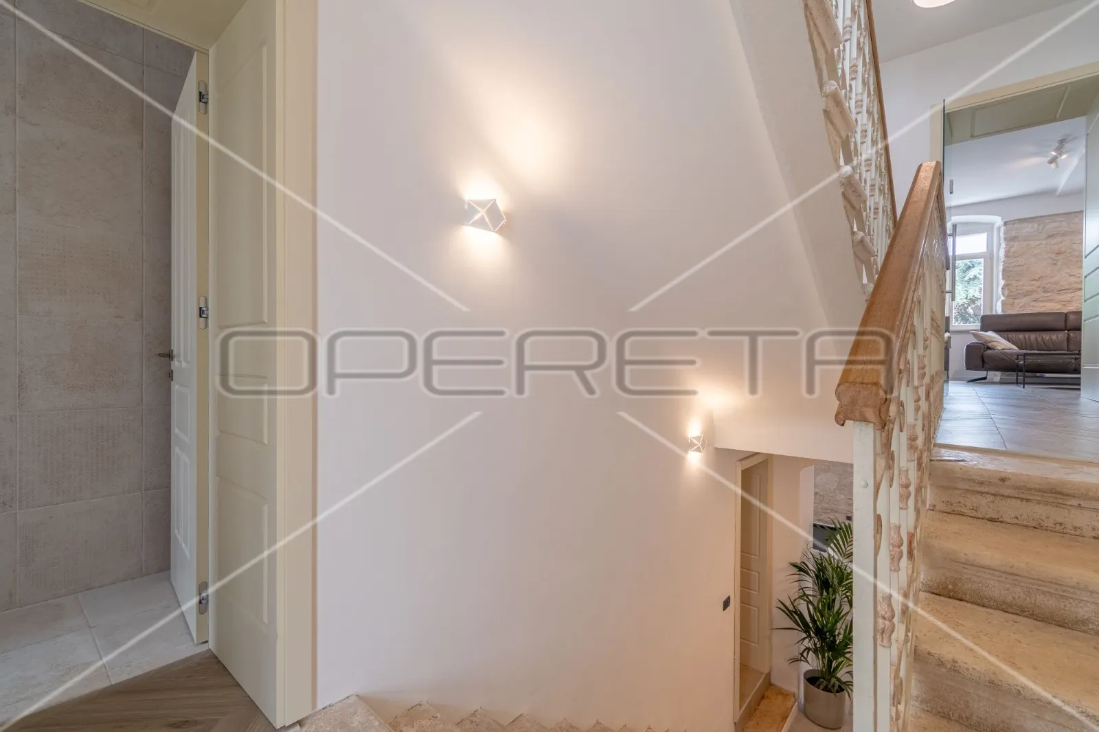 istra, pula: prekrasna austrougarska kuća, 350m2, širi centar - slika 11