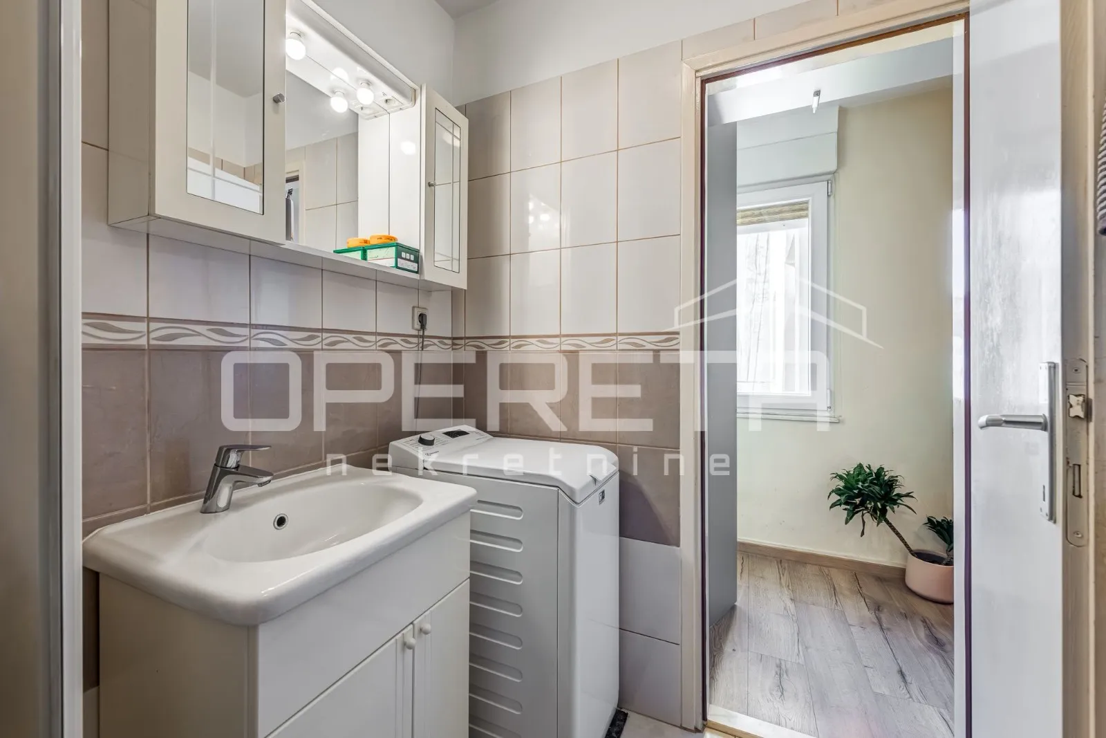split centar (dobri) – 2 apartmana u jednom stanu / vrhunska investicija u srcu - slika 5