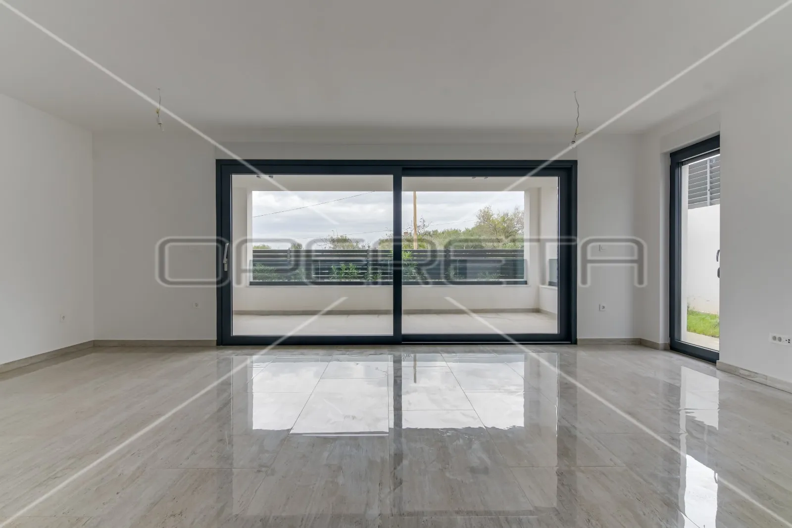 vrhunska novogradnja u murteru blizu mora i centra, 109 m2 - slika 7