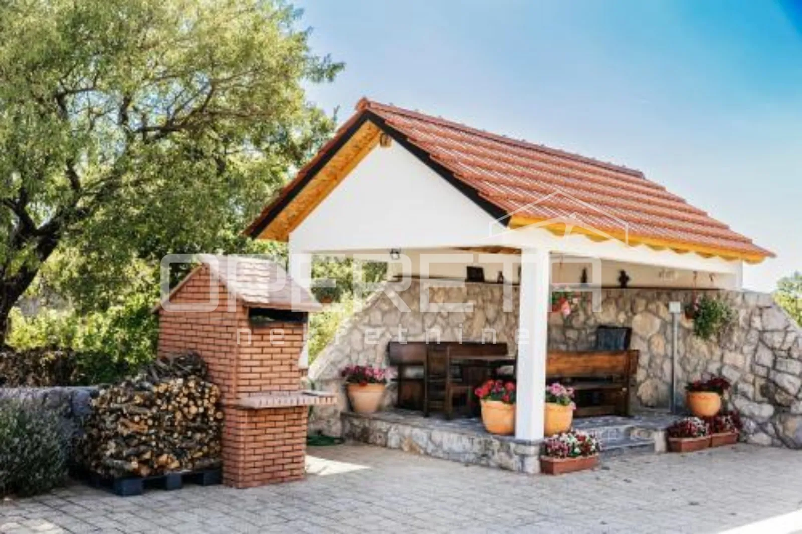 investicijska prilika – kuća za turističke svrhe u cisti provo - slika 6