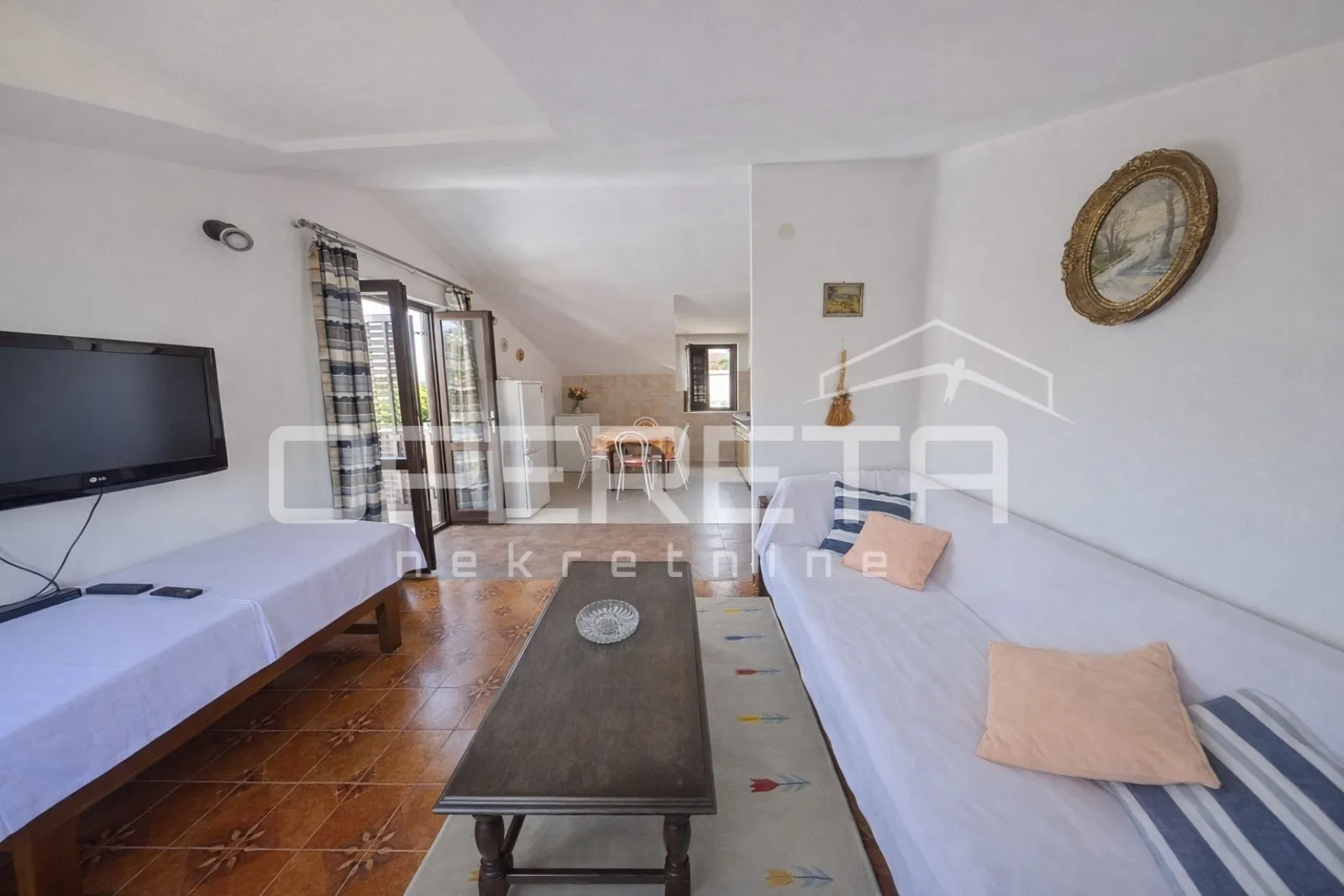 supetar, kuća 200 m2, 150 m od plaže, parcela 610 m2 - slika 6