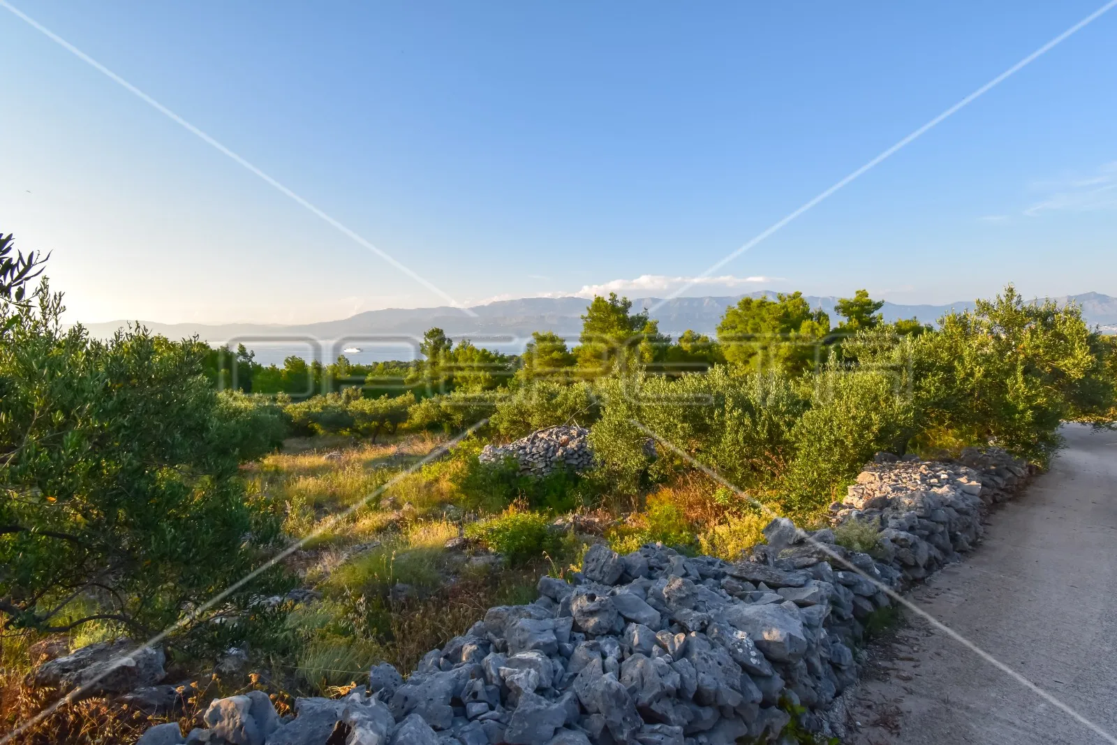 zemljište, supetar otok brač, pogled na more i idejni projekt za 4 luksuzne vile - slika 17