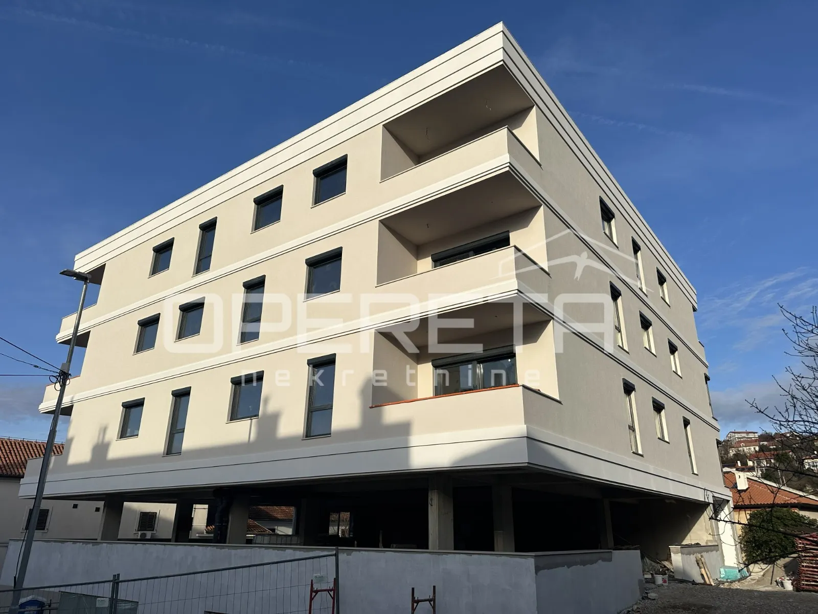 ulični lokal, najam, kraljevica - centar, uz rivu, 335 m2 - slika 2