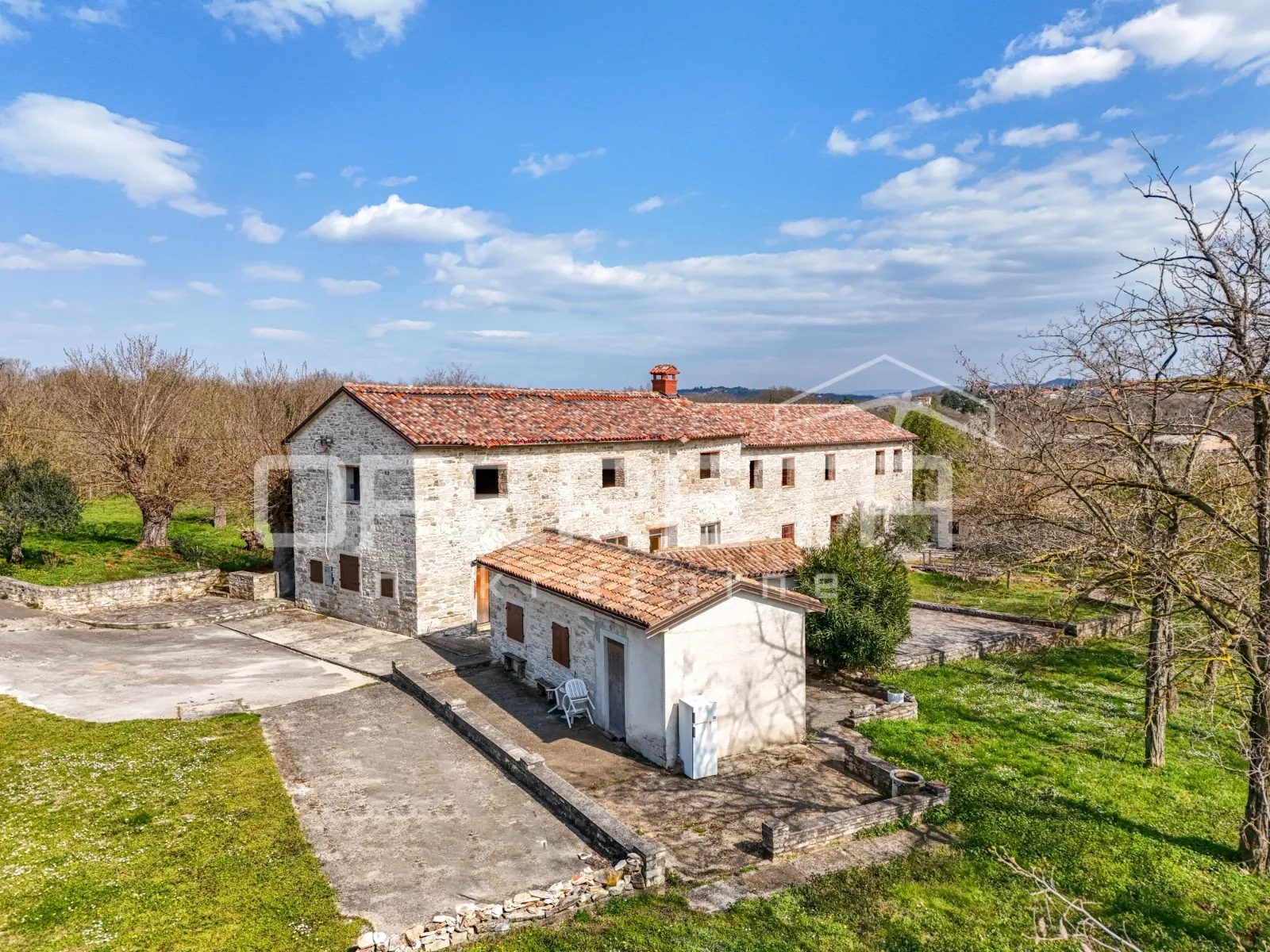 buje, kaštel - imanje 1909 m2 s ugostiteljskom namjenom i smještajem - slika 22