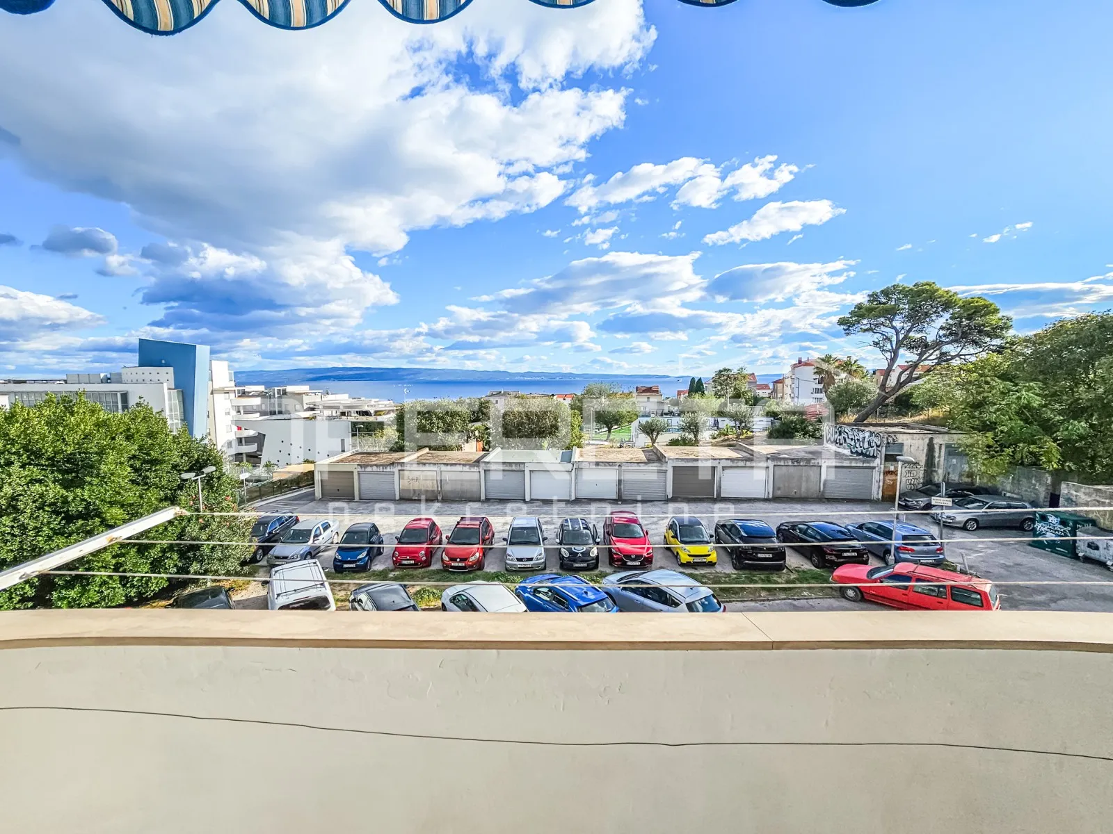 split, firule, trosoban stan blizu plaže i centra grada - slika 18