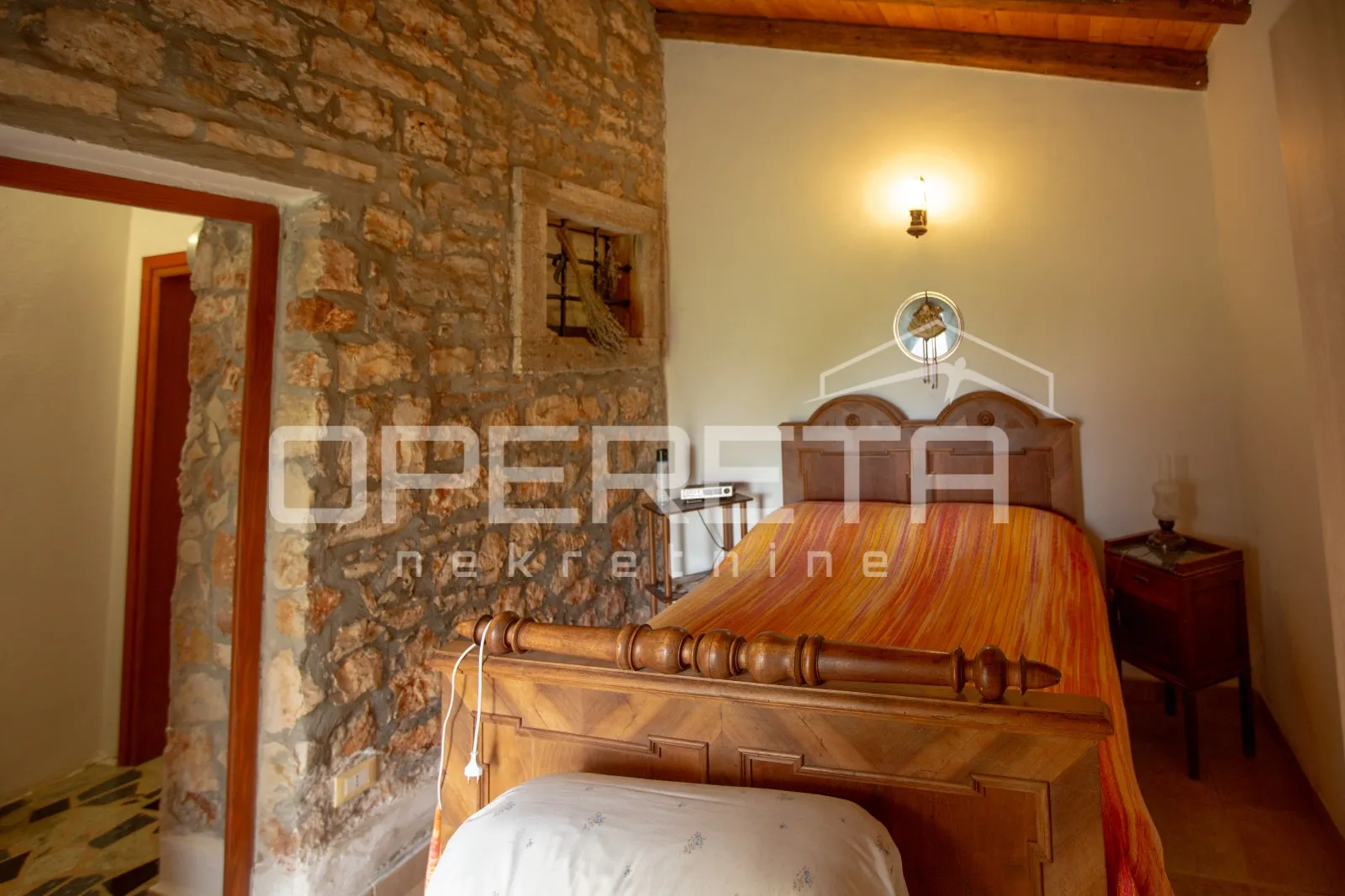 tradicionalna kamena kuća s dva apartmana. - slika 7