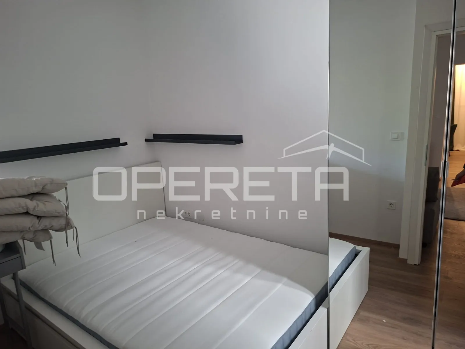 elegantan 3-soban stan u centru varaždina - slika 13