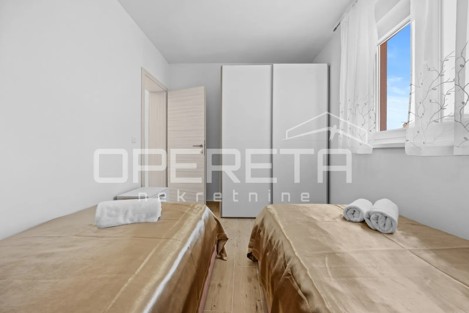 stan peroj novogradnja 2 sobe i balkon - slika 12