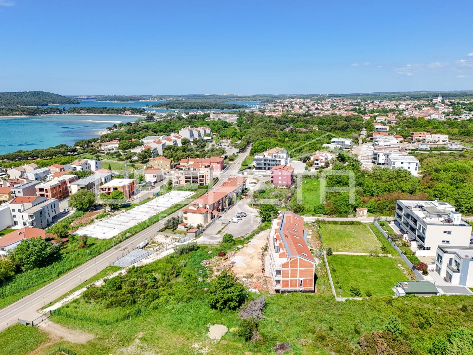 stan s pogledom na more i galerijom – medulin (300m od plaže, 84,23 m2) - slika 8