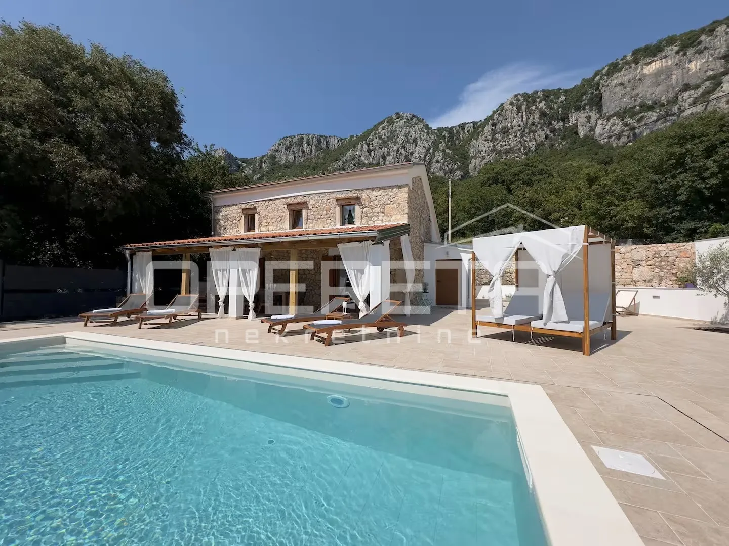 luksuzna kamena vila u mediteranskom stilu – grijani bazen, terasa, priroda i po - slika 12