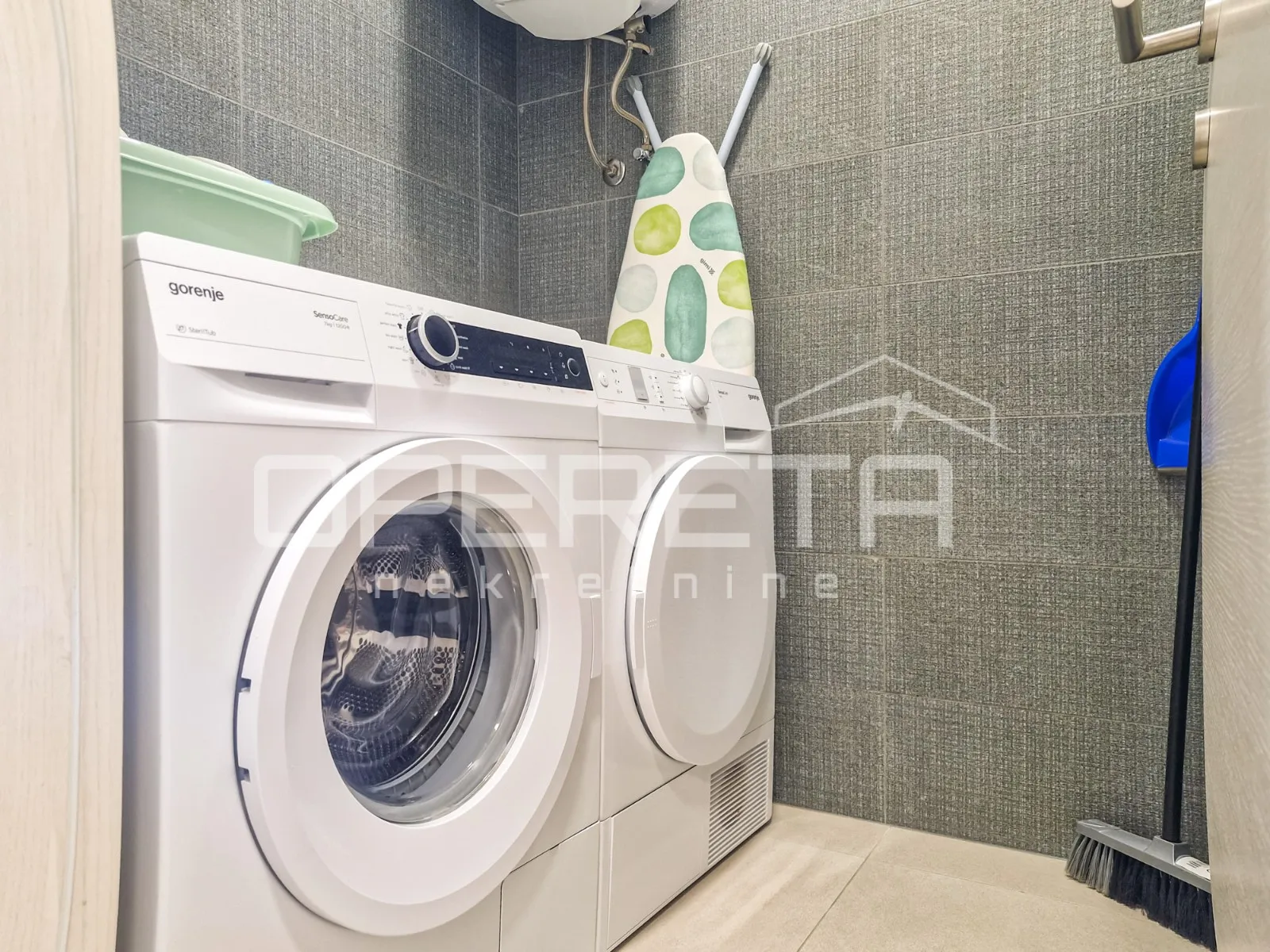 žrnovska banja, korčula, stan 125 m2, pogled na more, garaža - slika 19