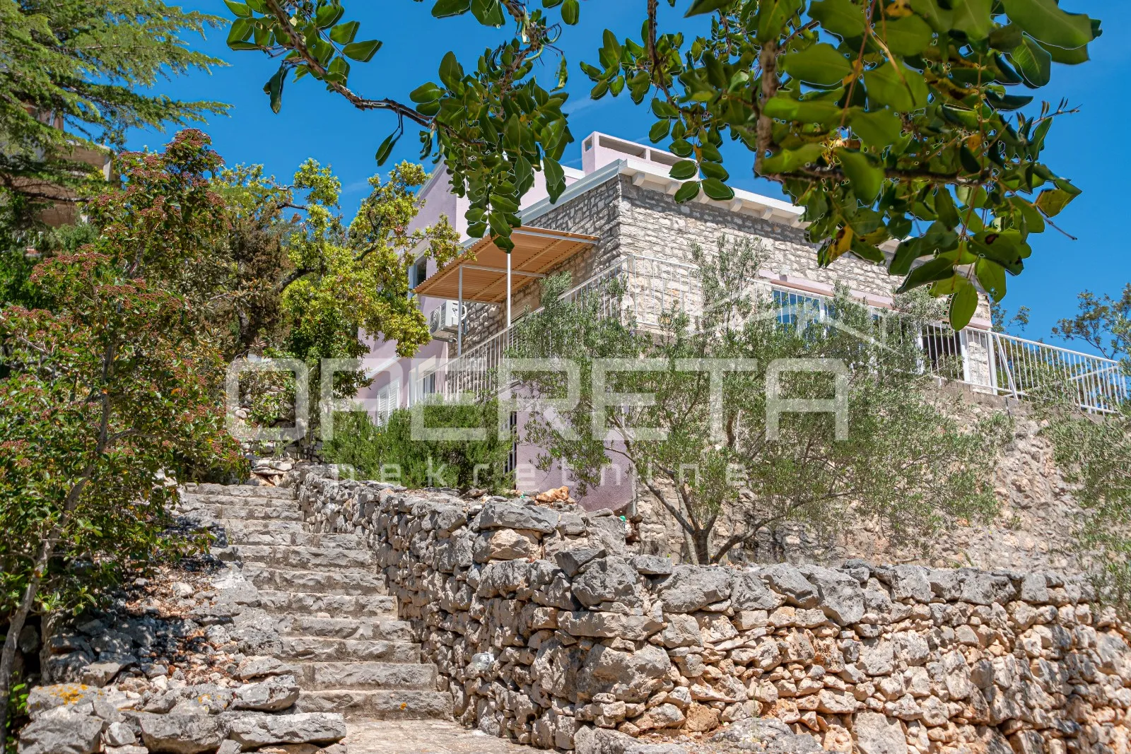 kuća prvi red do mora - uvala stračićica, korčula - slika 18