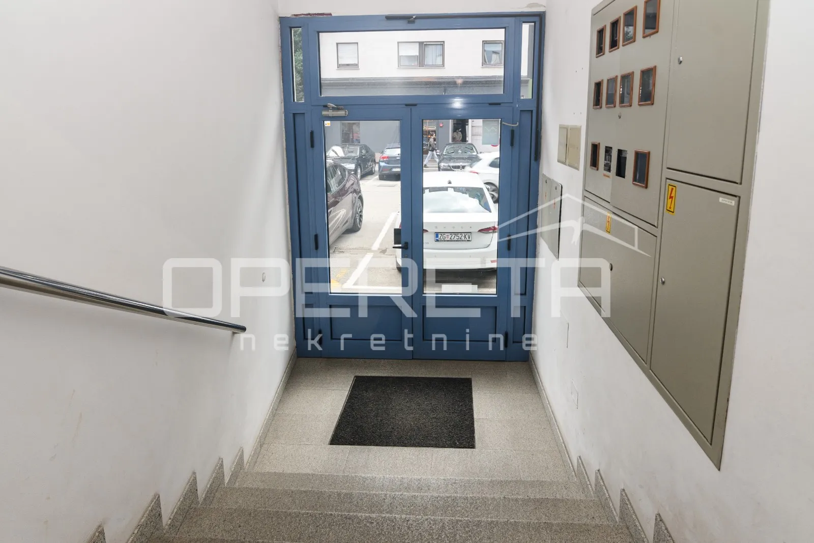 tražena lokacija! kvalitetna gradnja! - slika 23