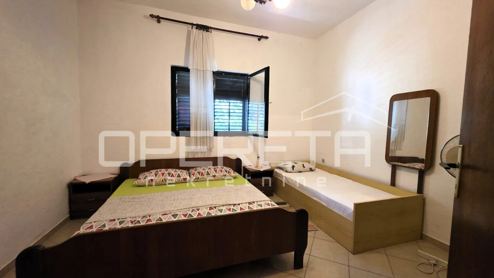 kuća s pomoćnim objektom, pogled, garaža, vrt, 330 m2, karlobag - slika 10